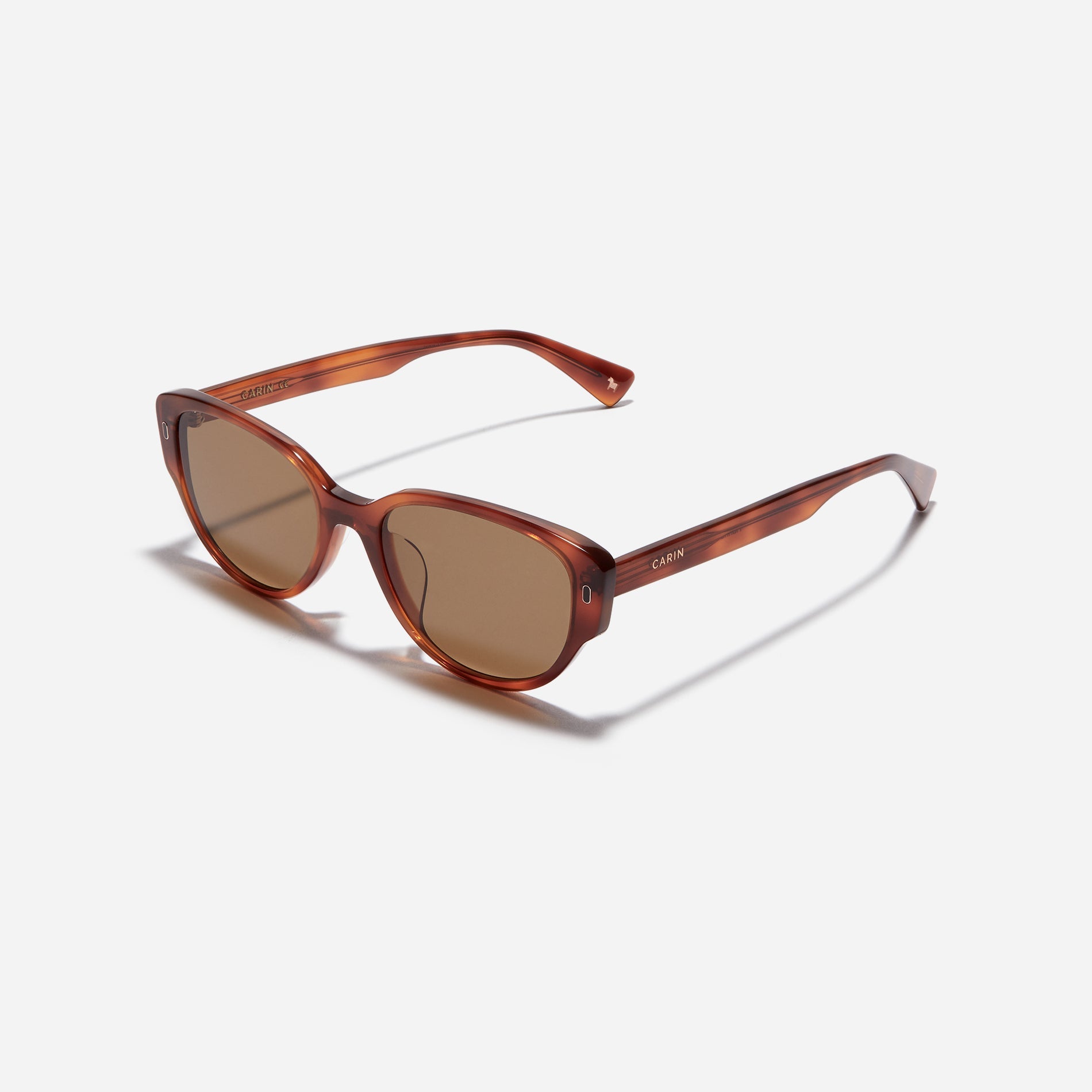 Round-shaped petite frame sunglasses designed with a stylish narrow rim style and eye-catching color variations.