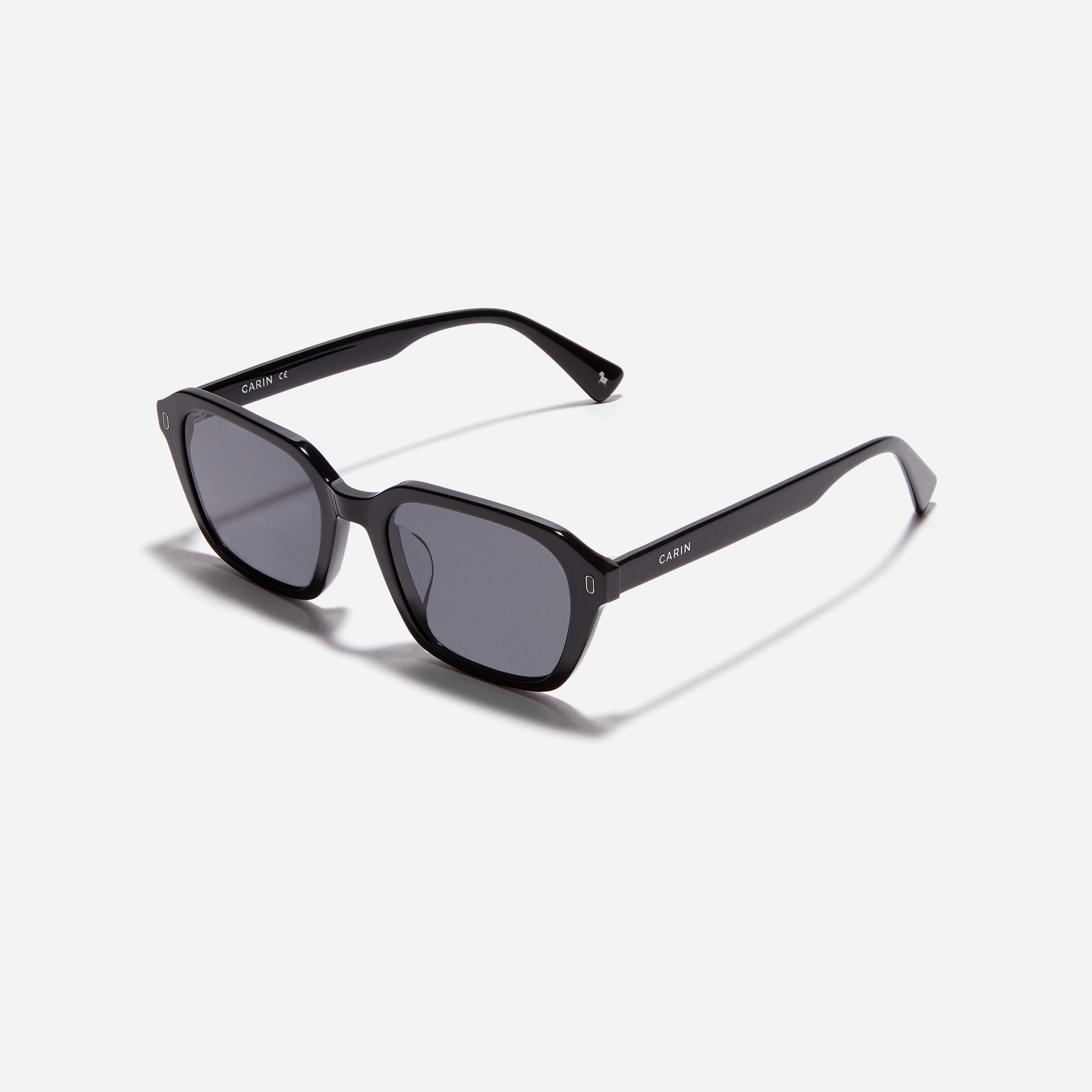 Square-shaped petite frame sunglasses accentuated with retro color details and a sleek narrow rim style.