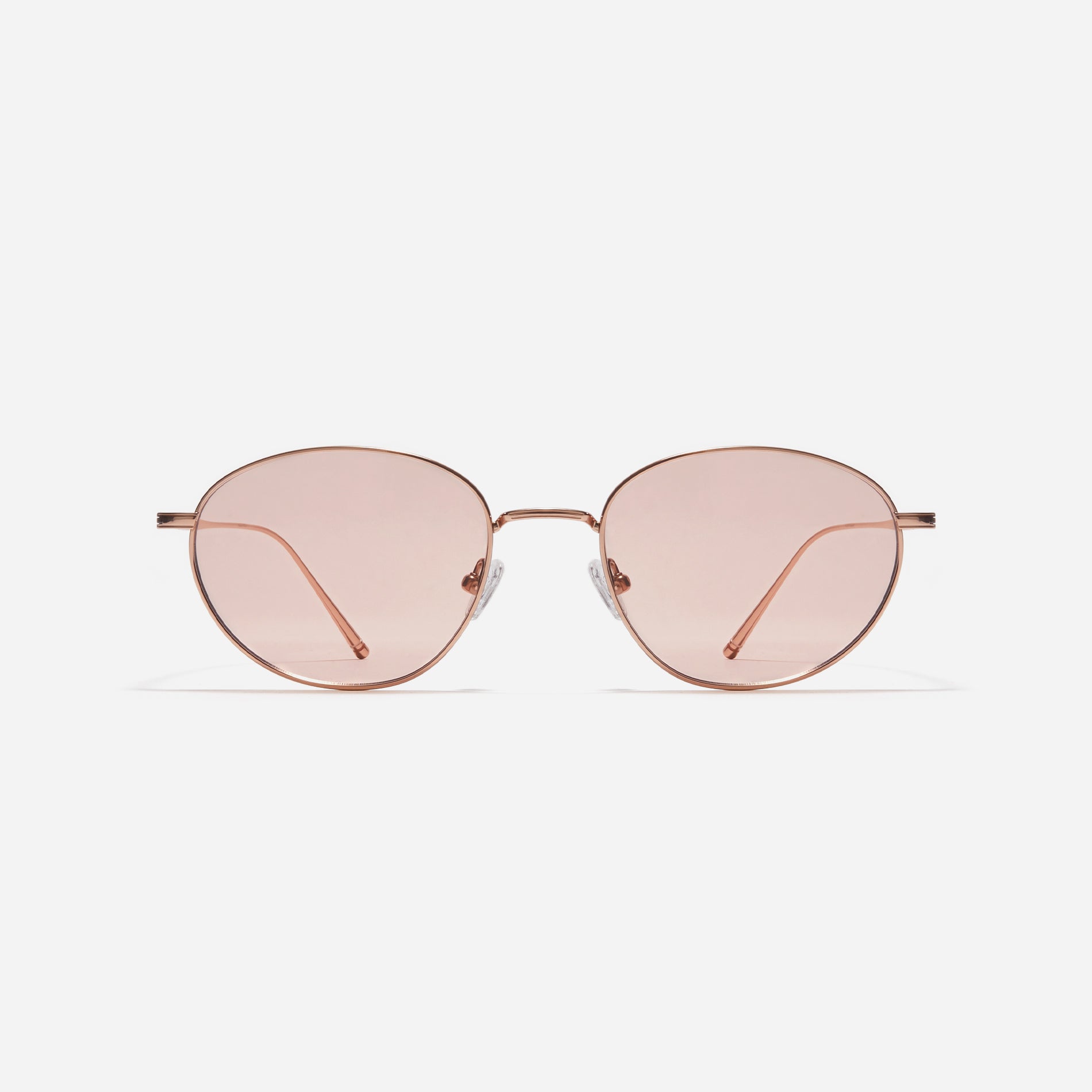 Idell sunglasses feature sleek metal frame with a narrow design. Crafted entirely from titanium, they guarantee a lightweight and comfortable fit. Available in color variations that naturally complement facial features, they provide a soft and versatile style for everyday wear.