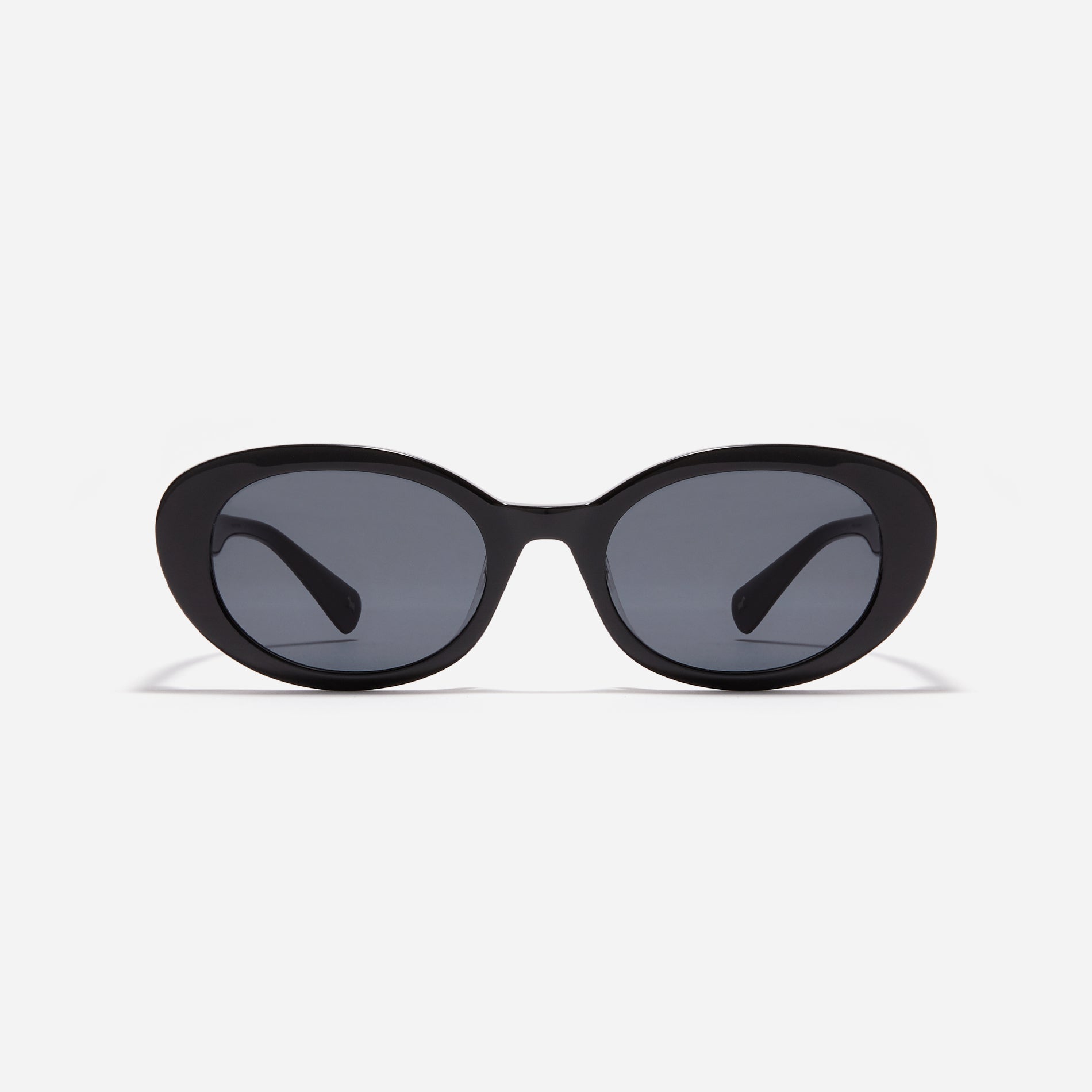 The latest addition to our bestselling CARIN KRISTEN line, boasting an oversized frame for added style. While retaining the fashionable narrow rim design, they have been enhanced to accommodate wider eye widths as well as feature longer temples. Discover the new oversized CARIN KRISTEN R, now available in a wider range of sizes for your perfect fit.