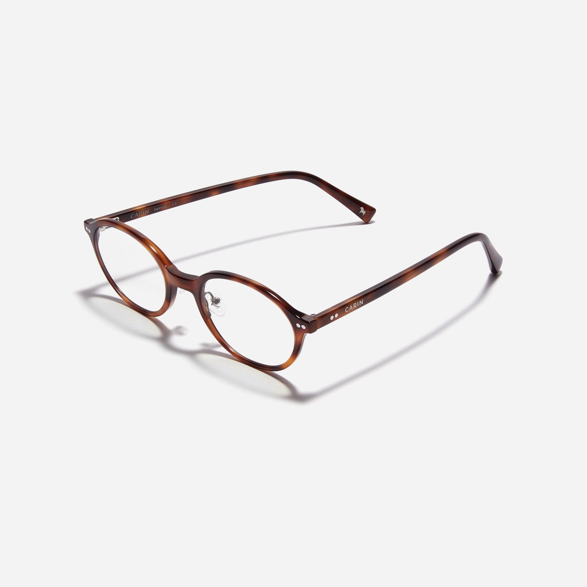 Slim version of CARIN's best-selling 'Aino' eyeglasses. Featuring a trendy oval-round shape and a unique narrow rim design, the Arno S seamlessly blends a retro vibe with modern sensibility. 