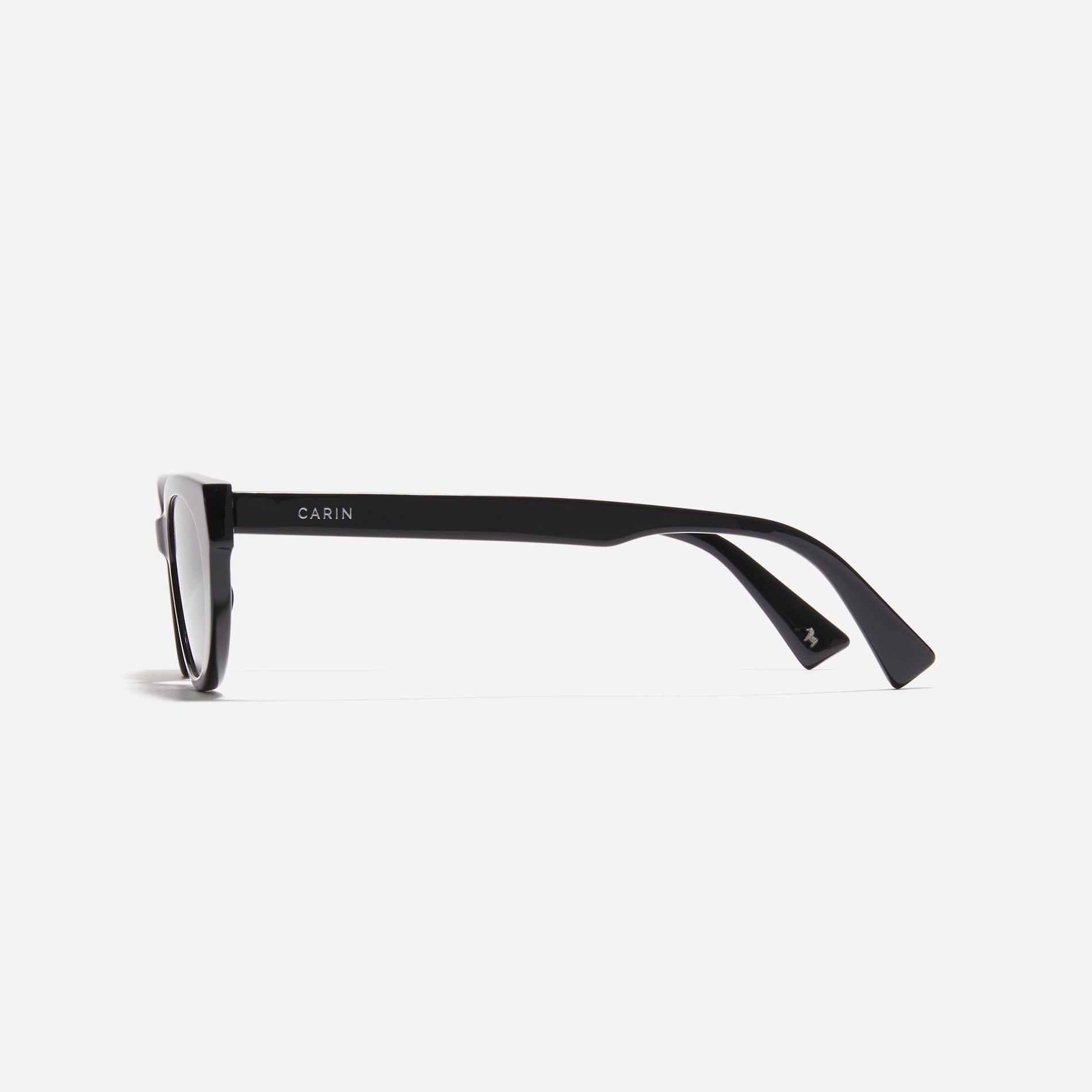 Embrace '90s-inspired design with a trendy narrow rim, cat-eye shape, and stylish color palette. Meet Kendall Black and Leopard frames, meticulously crafted from durable compressed acetate.