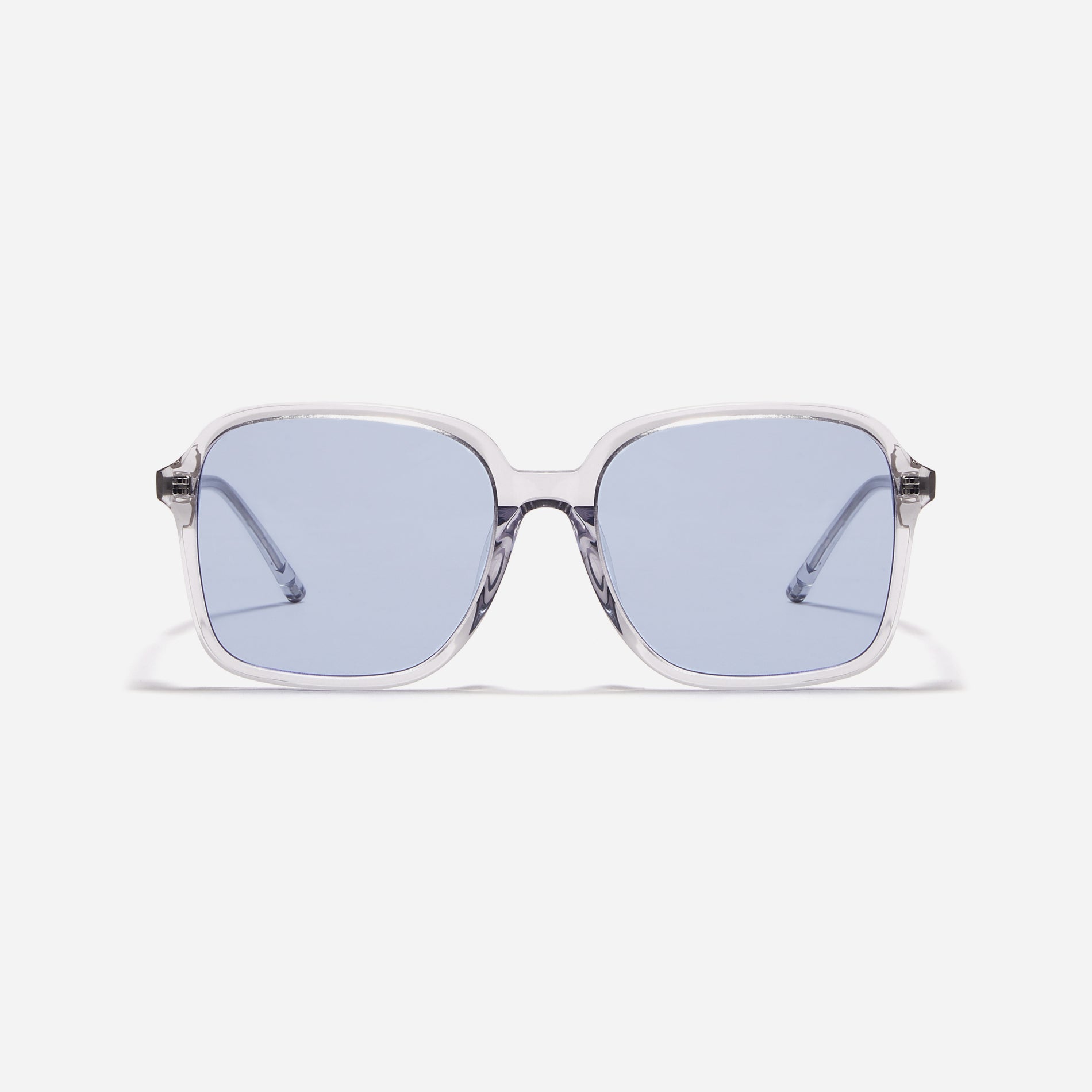 Square-shaped combination sunglasses  featuring an oversized retro frame and stylish color variaions