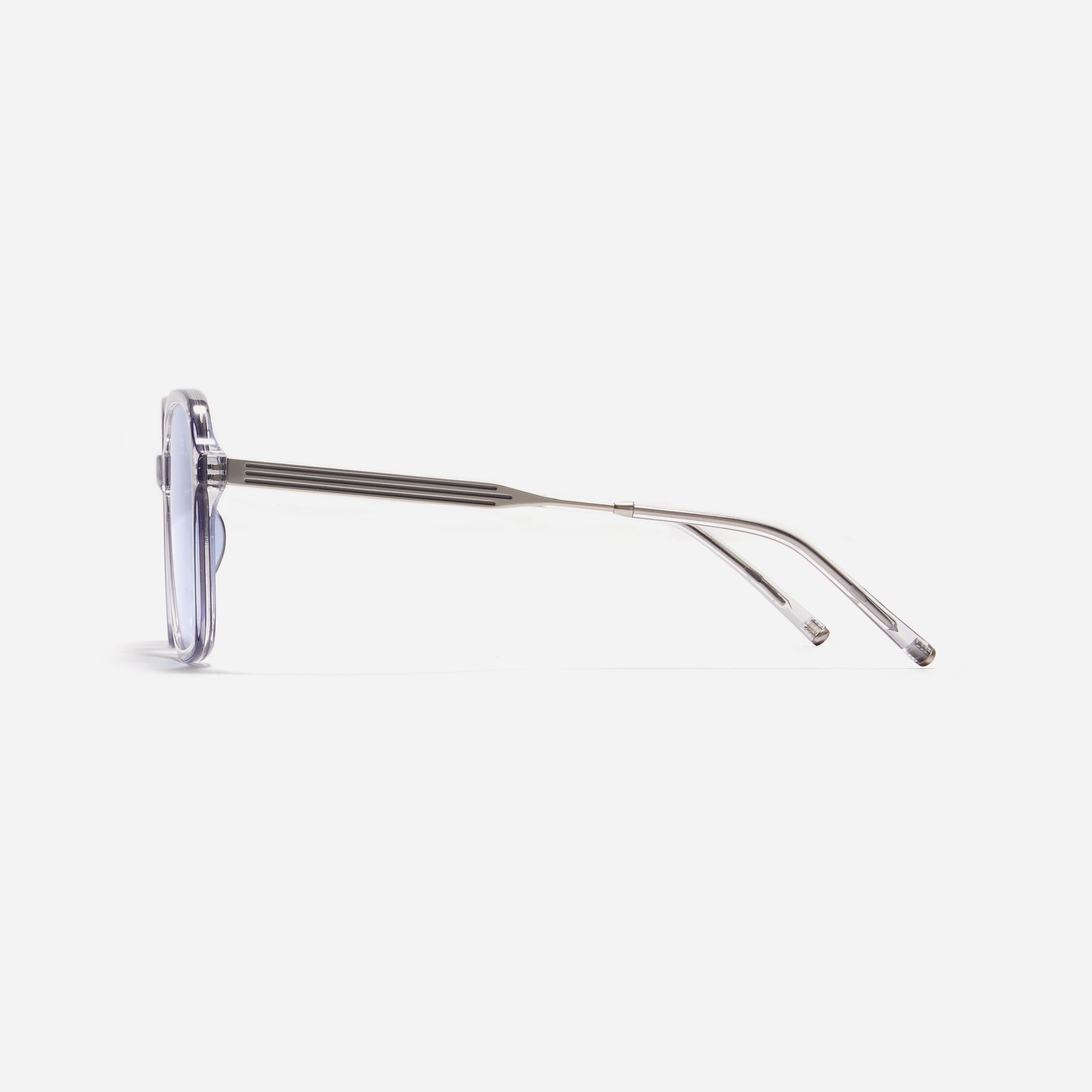 Square-shaped combination sunglasses  featuring an oversized retro frame and stylish color variaions